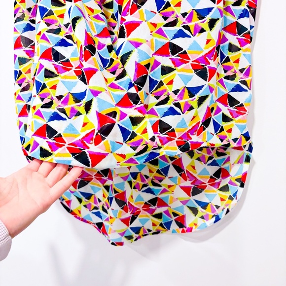 TRISTAN – Multicolored geometric asymmetrical sleeveless blouse | Summer top * - Picture 5 of 6
